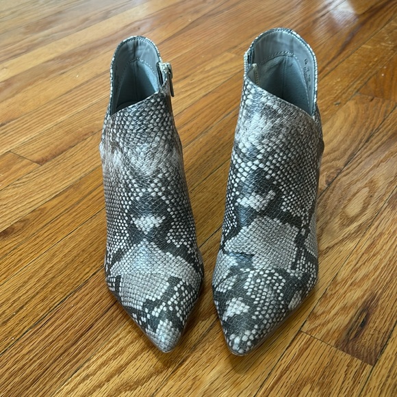 🐍Fergie Python Heels - Picture 4 of 10